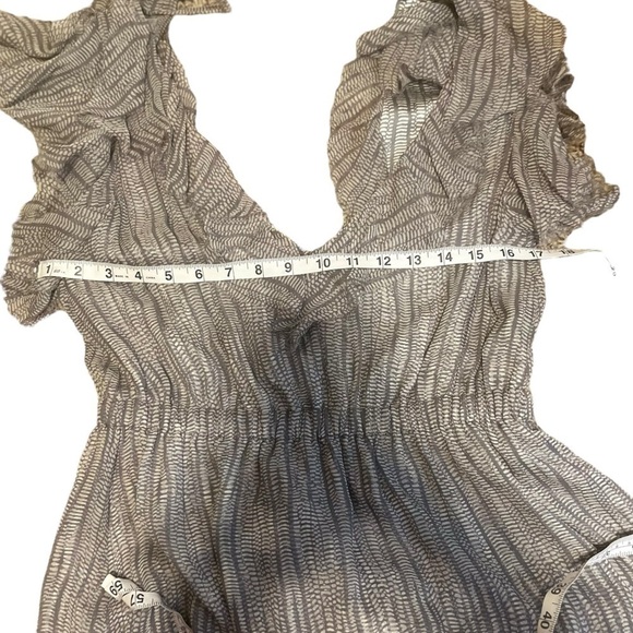 L'Agence Sophie Dress - Grey & White Flowy silk- size 6. EUC - Picture 9 of 10